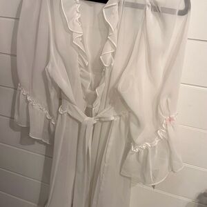 Betsey Johnson White Sheer Ruffle-Trim Tie-Waist Robe